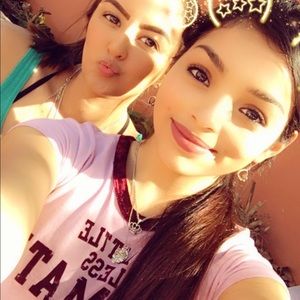 Meet your Posher, Desiree